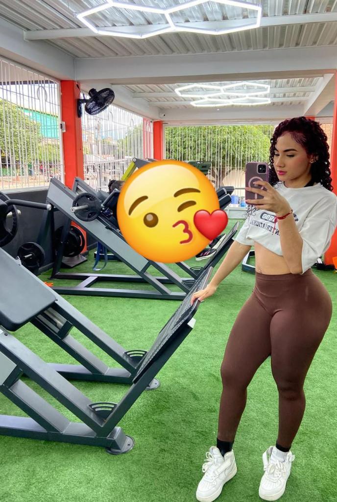 623321074: Chica busca chico en Tenerife