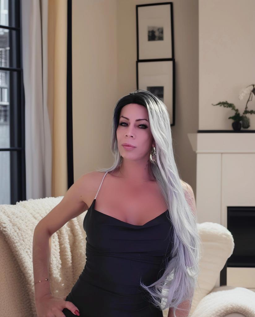 631825988: Travesti en Valencia