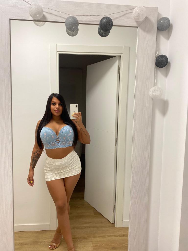 Chica busca chico en Almería: 