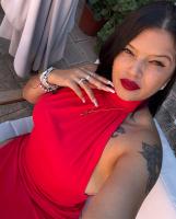 663126403: Chica busca chico en Sevilla