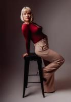 637006945: Chica busca chico en Madrid