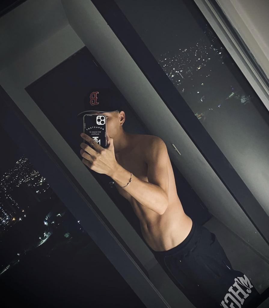 604342798: Chico busca chica en Valencia