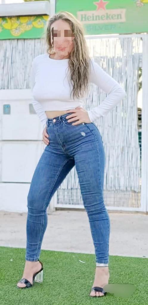 676387488: Chica busca chico en Navarra