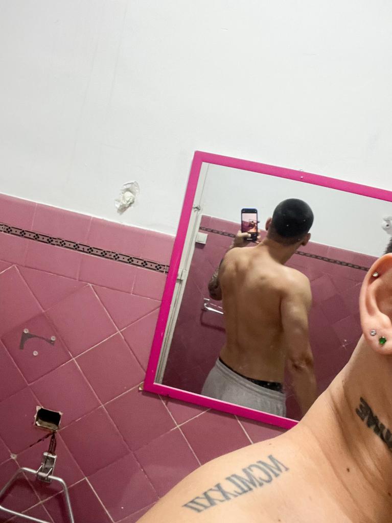 742070240: Chico busca chica en Murcia