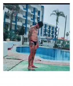 643676443: Chico busca chica en Barcelona