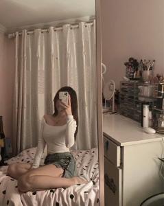 663195377: Chica busca chico en Madrid