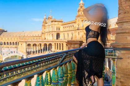 666241902: Chica busca chico en Sevilla