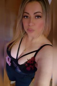 645944071: Chica busca chico en La Coruña