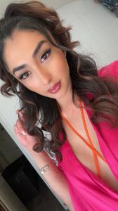 672317197: Travesti en León