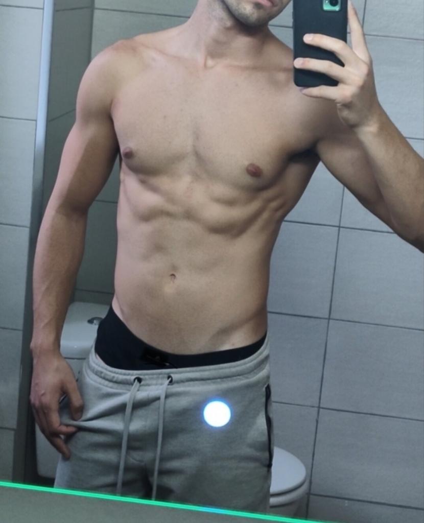 694298210: Chico busca chica en Granada