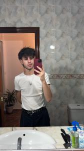 652192363: Chico busca chica en Sevilla