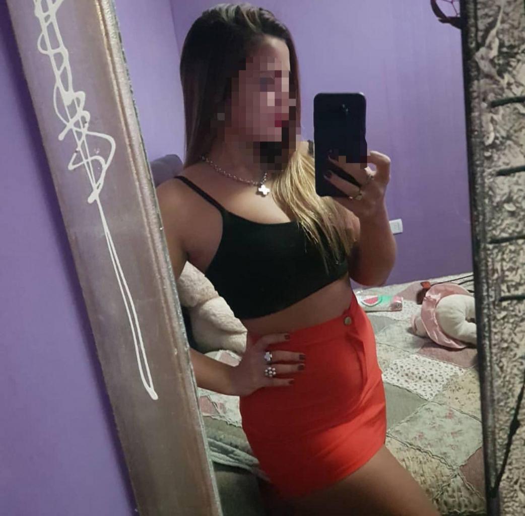 643029278: Chica busca chico en León