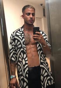 667609585: Chico busca chica en Barcelona