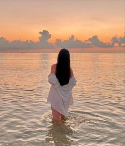 654964654: Chica busca chico en Ibiza