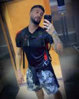 692988860: Chico busca chica en Barcelona