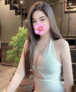 631643981: Chica busca chico en Barcelona