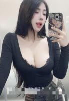 631643981: Chica busca chico en Barcelona