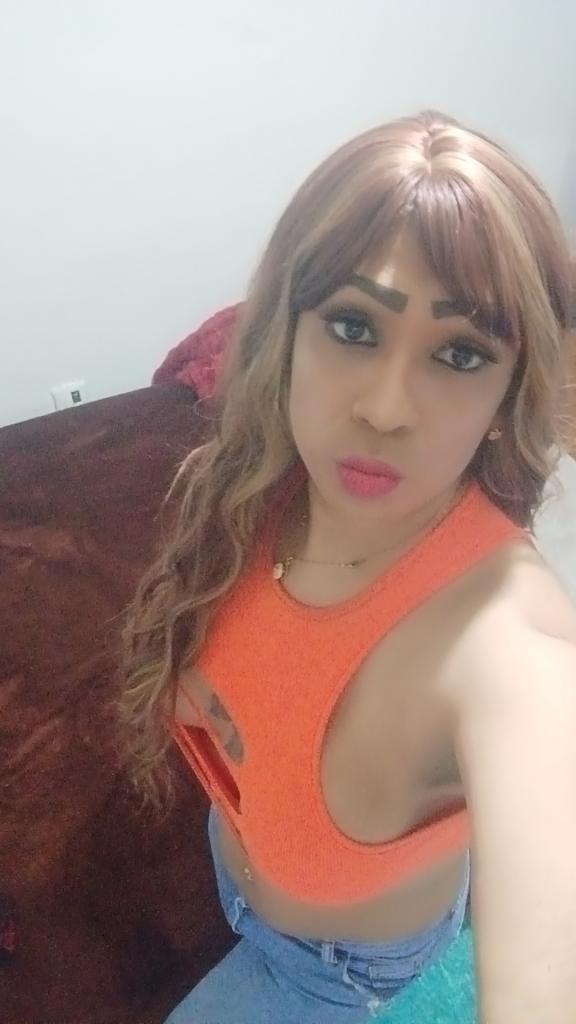 604958210: Transexual en León