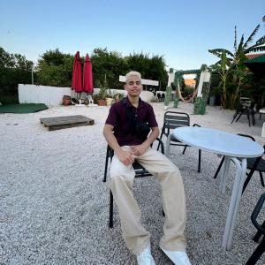 603580478: Chico busca chica en Granada