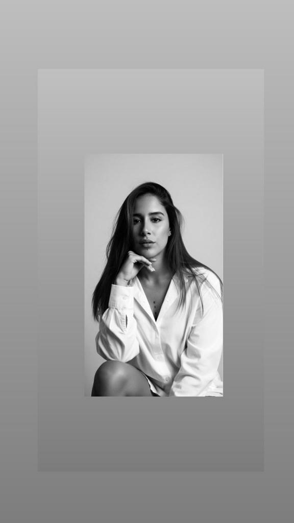 617492072: Chica busca chico en Barcelona