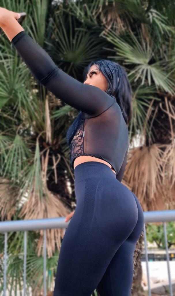 673786373: Chica busca chico en Sevilla