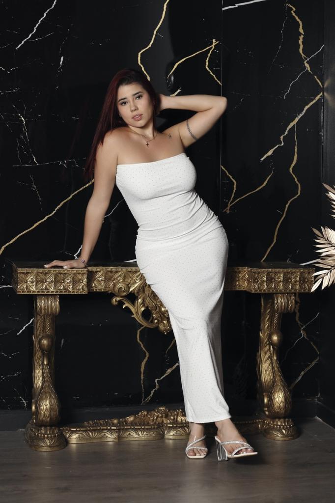 657785428: Chica busca chico en Barcelona