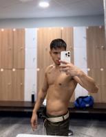 613708217: Chico busca chica en Madrid