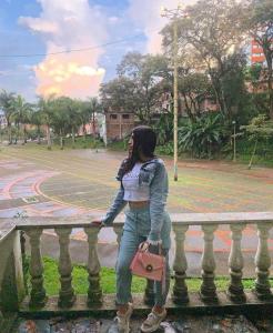 611296231: Chica busca chico en Alicante