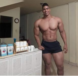 658285591: Chico busca chica en Valencia