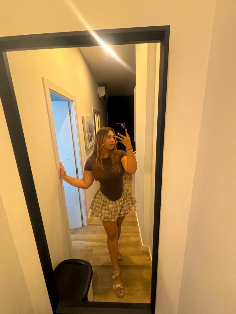 632949470: Chica busca chico en Sevilla