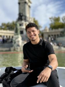 663421370: Chico busca chica en Madrid