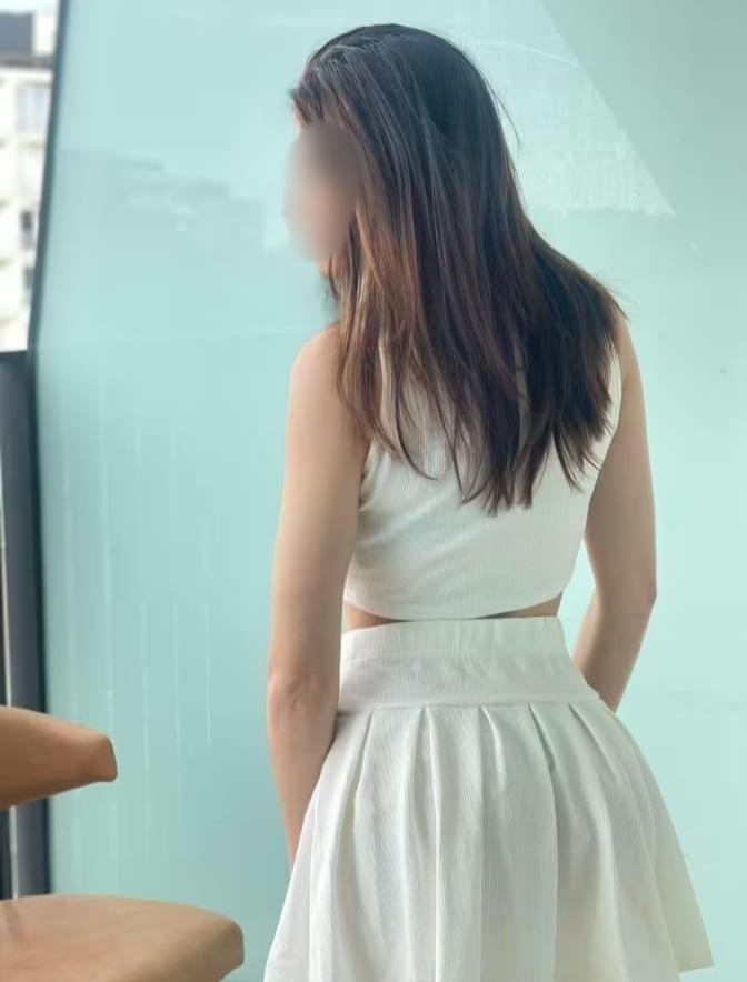 643277580: Chica busca chico en Almería