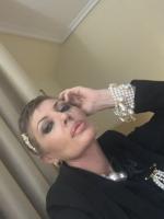 696404245: Chica busca chico en Madrid