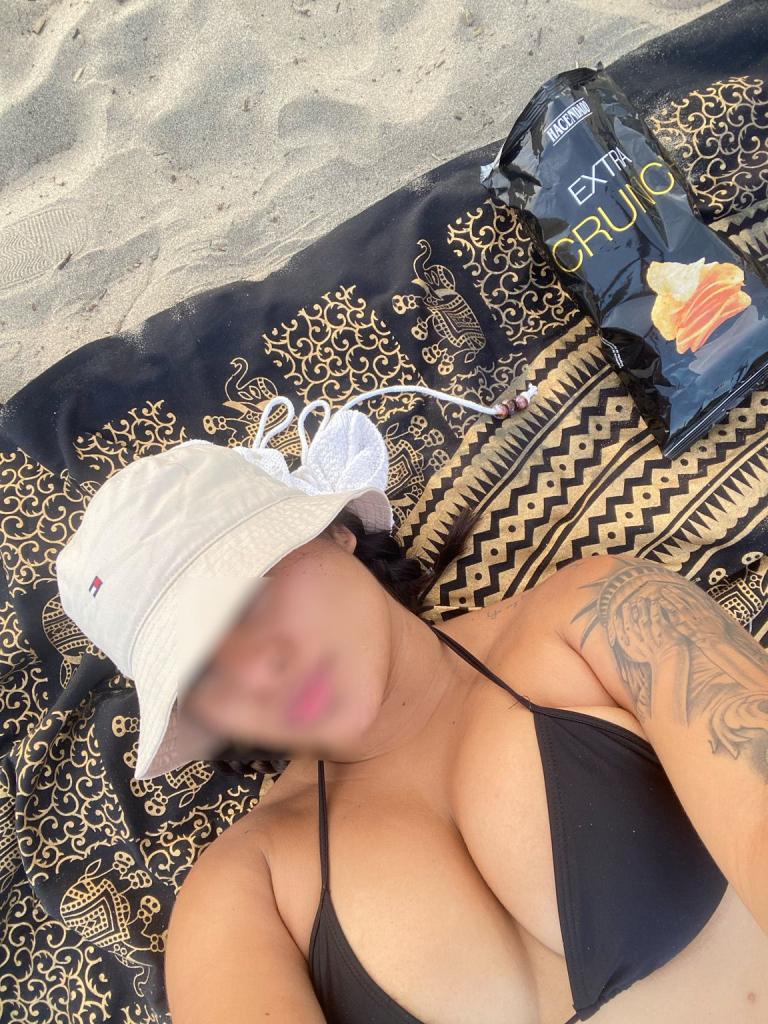 Chica busca chico en Alicante: Chica busca chico