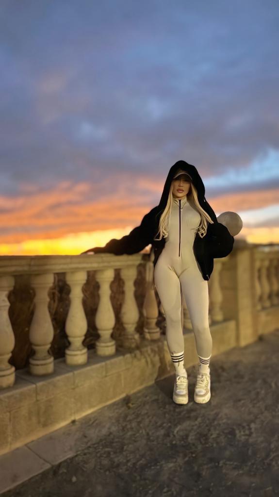 673918478: Chica busca chico en Barcelona