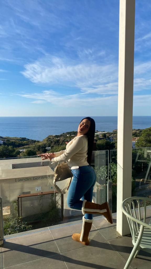 614977059: Chica busca chico en Málaga