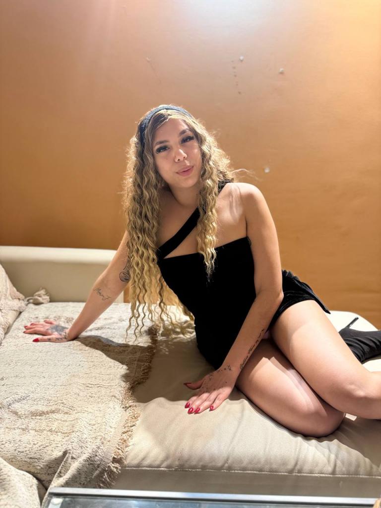 651935493: Chica busca chico en Ibiza