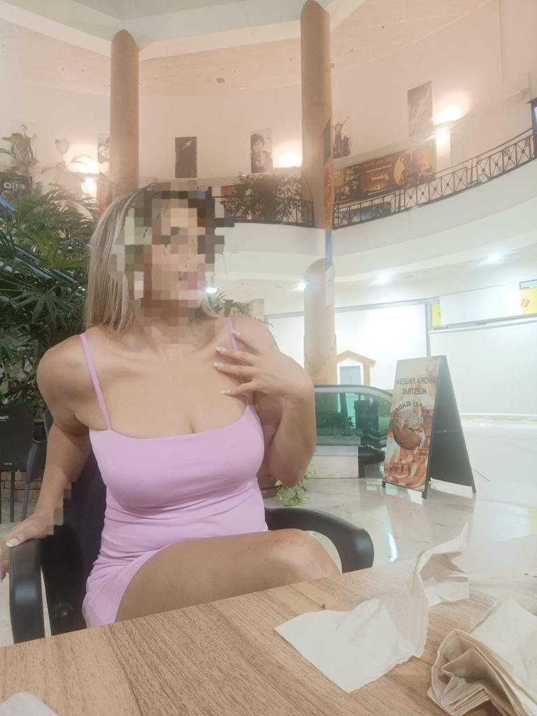 647163074: Chica busca chico en Málaga