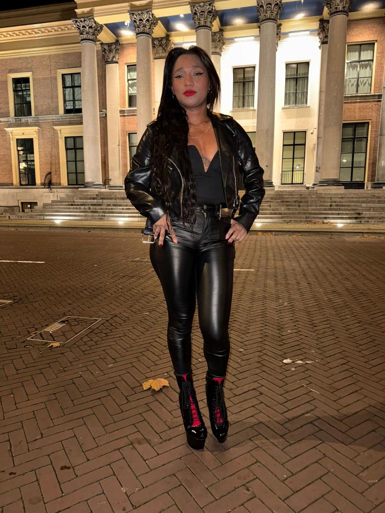 Chica busca chico en Asturias: 