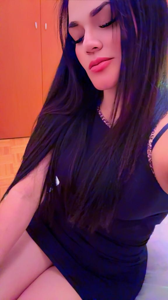 672549325: Chica busca chico en Soria