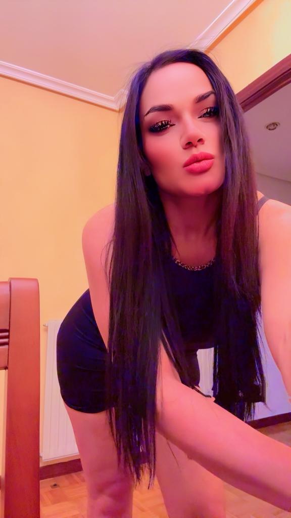 672549325: Chica busca chico en Soria