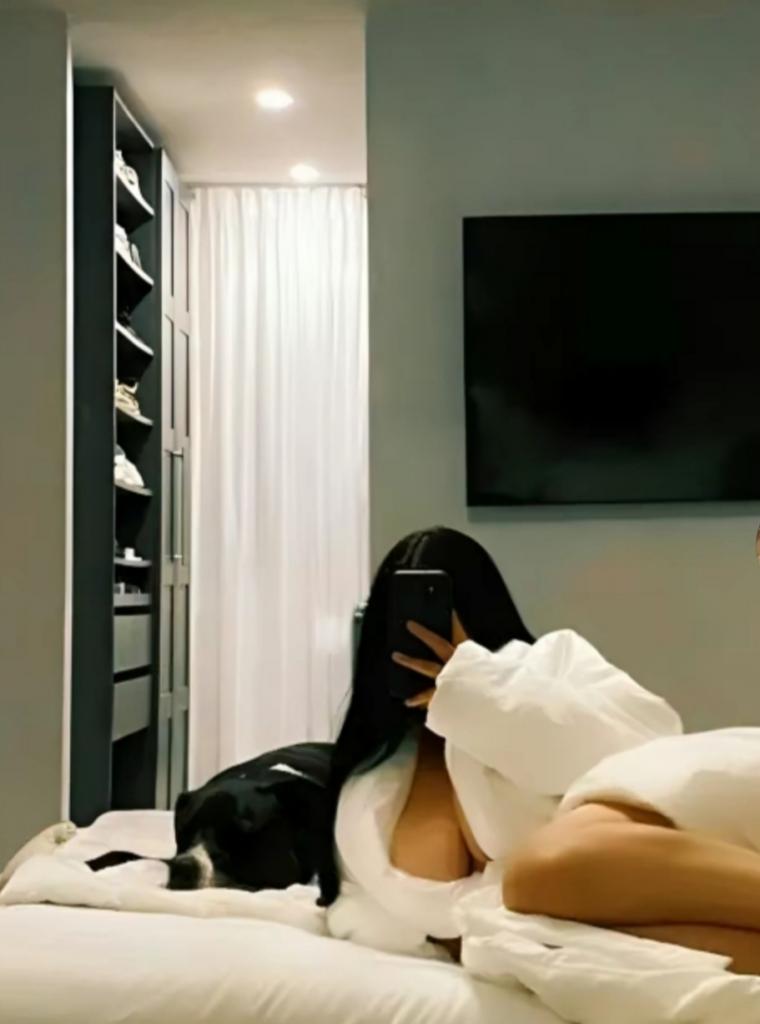 692038278: Chica busca chico en Sevilla