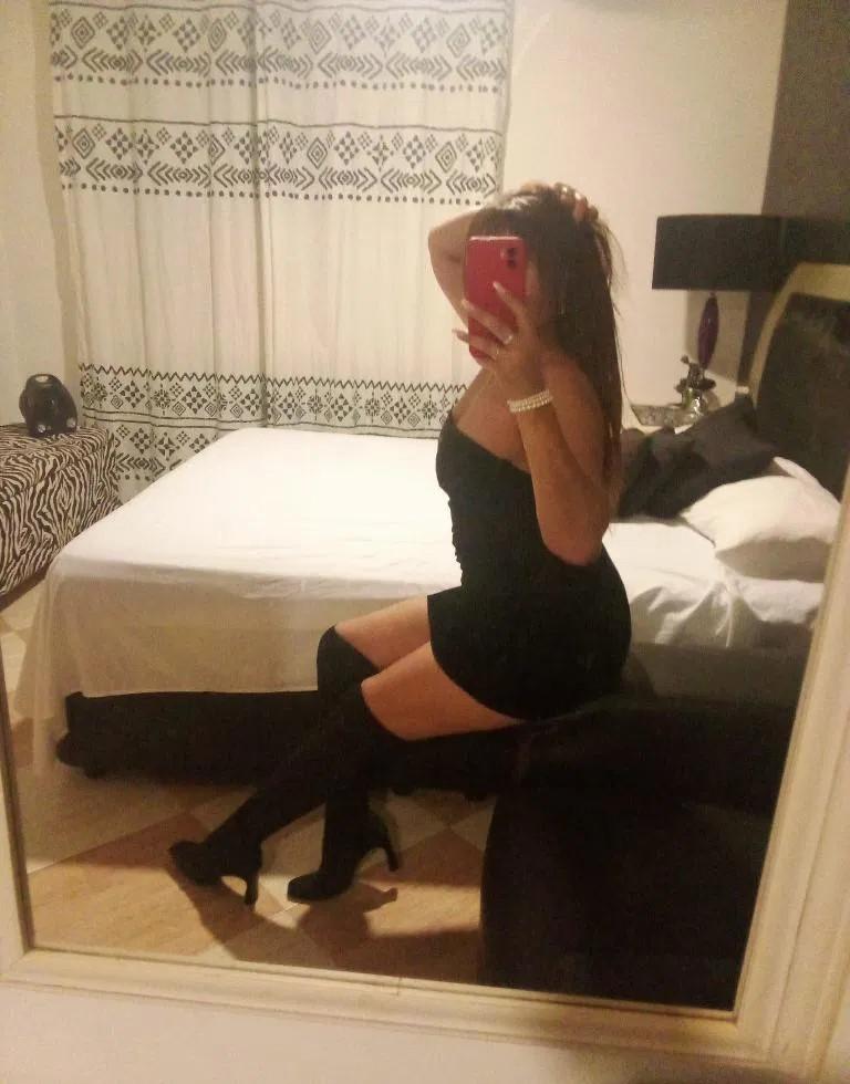 Chica busca chico en Almería: 