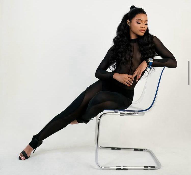 632226373: Chica busca chico en Orense