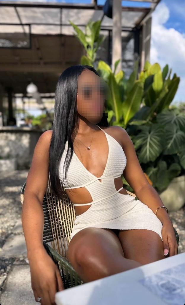 Chica busca chico en Sevilla: Chica busca chico