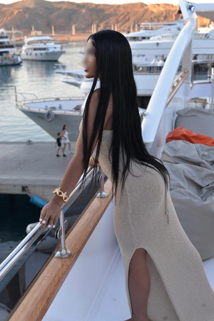 677126830: Chica busca chico en Sevilla