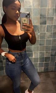 613758164: Chica busca chico en Tarragona