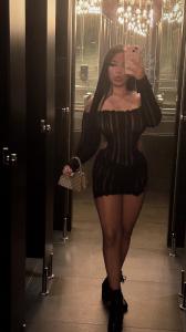 610983436: Chica busca chico en Barcelona