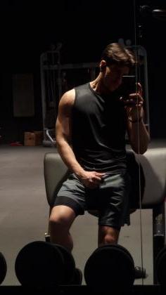 667468615: Chico busca chica en Zaragoza