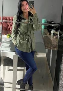 612204049: Chica busca chico en Cádiz